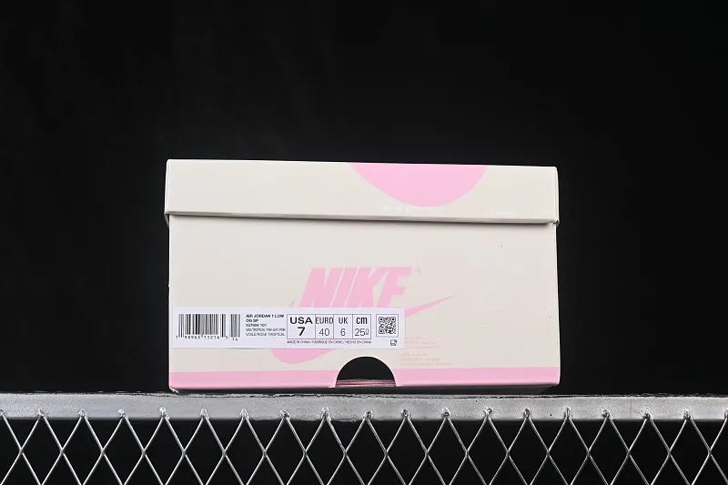All categories Air Jordan Jordan series basketball shoes Air Jordan 1 Low LJR version Travis Scott x Air Jordan 1 Low OG AJ1 Joe 1 joint undercut IQ7604-101